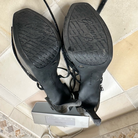 Gianni Bini platform heels - Picture 5 of 6